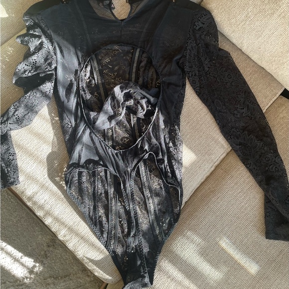 Top - Picture 2 of 3